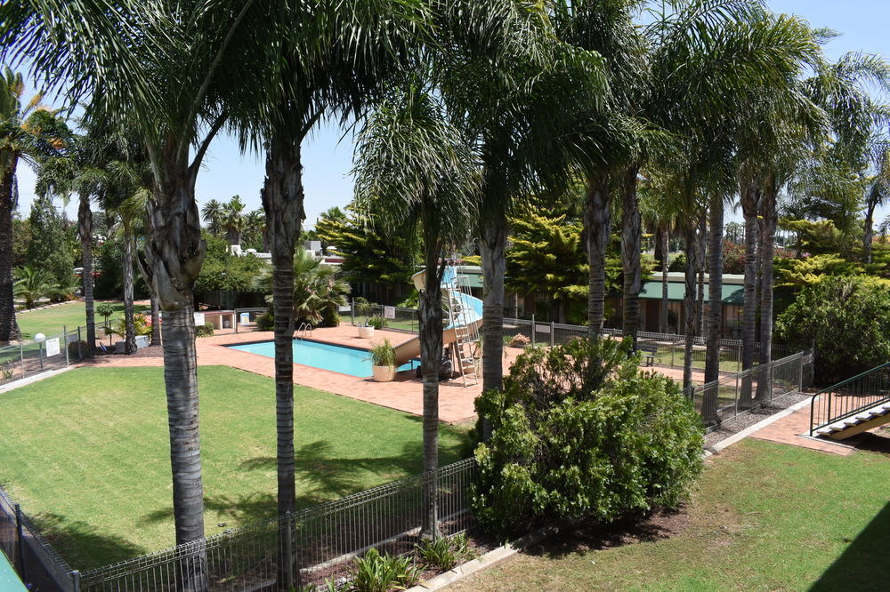 Motel Riverina Leeton Bagian luar foto